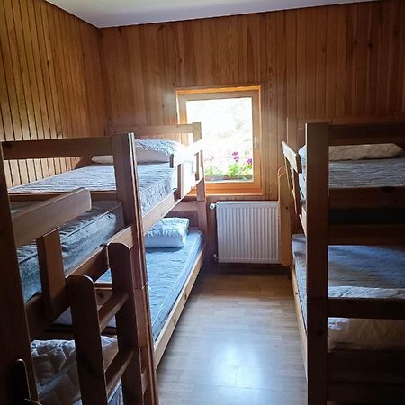Auberge de jeunesse Valvasorjev Dom Pod Stolom à Zirovnica Extérieur photo